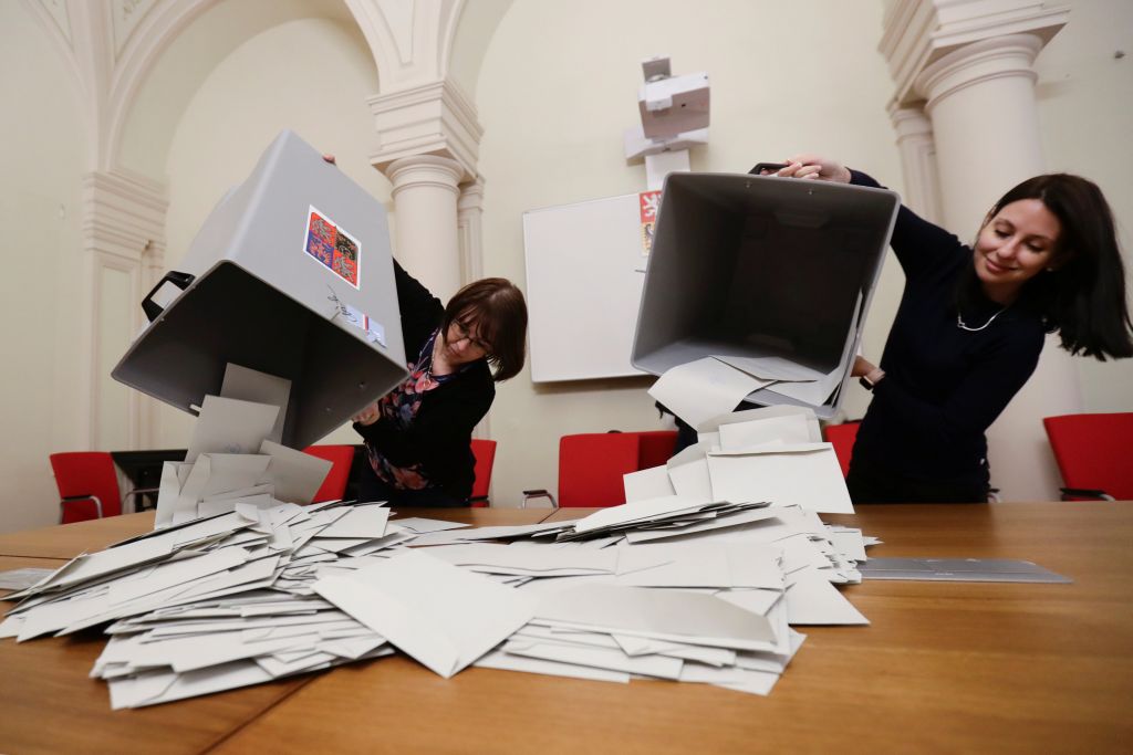 Τσεχία: Ο Ζέμαν νικητής στον α’ γύρο των προεδρικών εκλογών