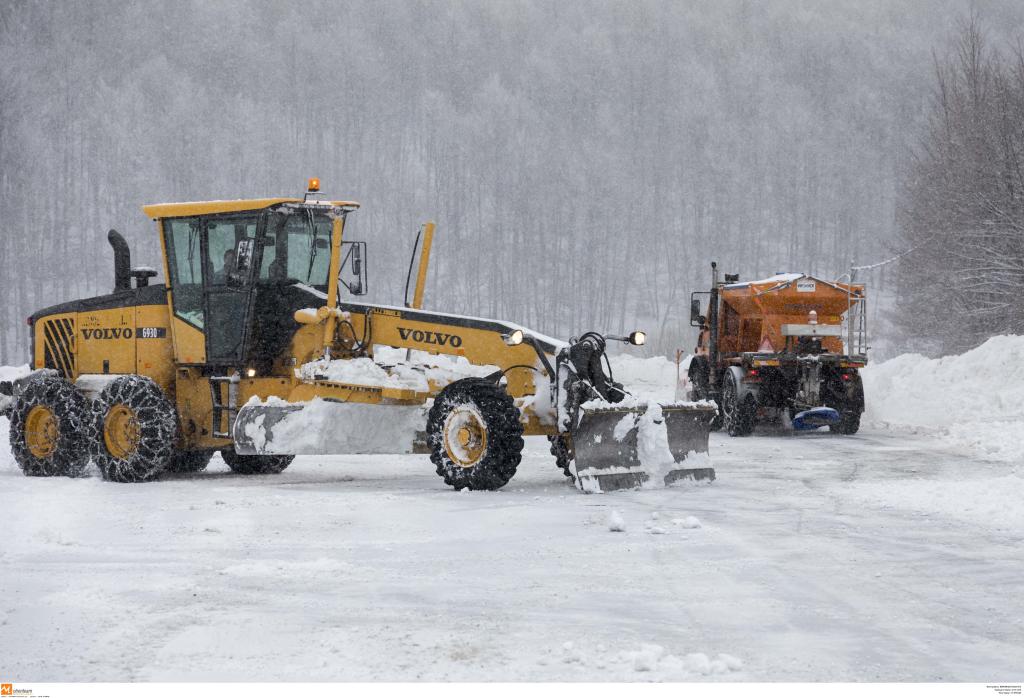 Ο «Θησέας» σαρώνει τη χώρα: Χιόνια, πλημμύρες και κατολισθήσεις
