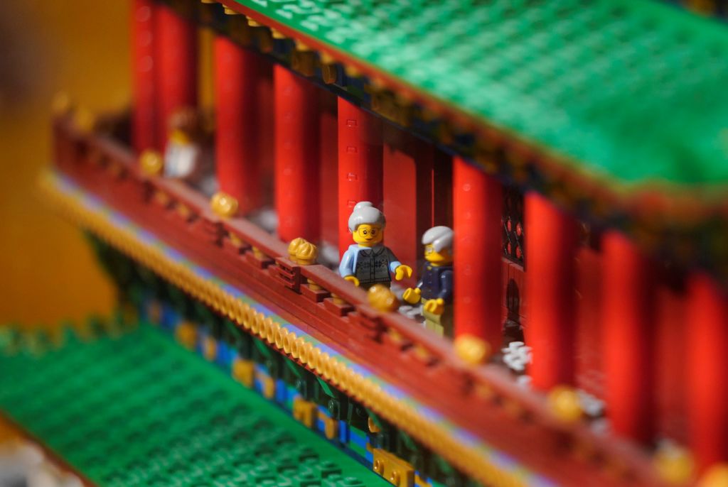 H Lego ετοιμάζει online παιχνίδια και παιδικό social media