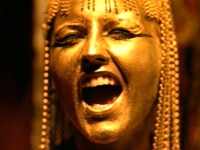 Πέθανε η τραγουδίστρια των Cranberries, Ντολόρες Ο’Ριόρνταν