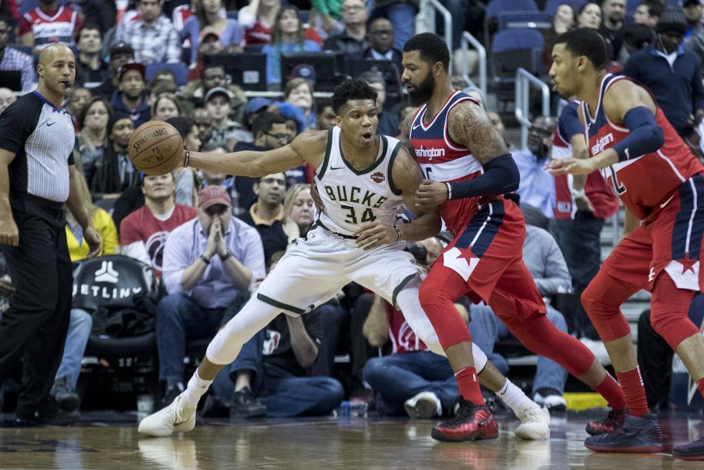 Στους Ουόριορς το ντέρμπι, ρεκόρ καριέρας στα ριμπάουντ ο Αντετοκούνμπο