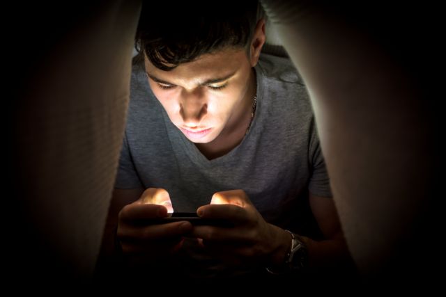 «Φάκα» σε ανηλίκους για διακίνηση πορνογραφίας