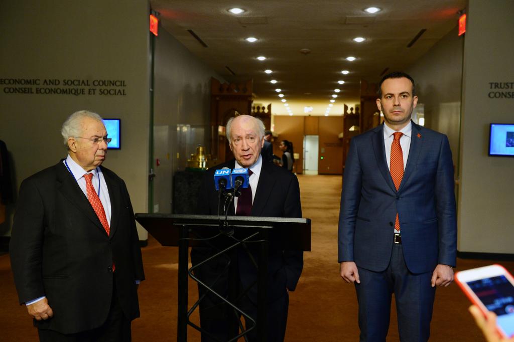 Αισιοδοξία Νίμιτς για λύση στο θέμα του ονόματος της ΠΓΔΜ