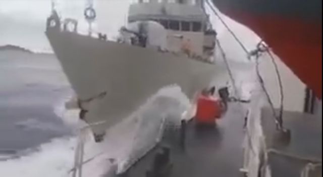 Βίντεο: Η επίθεση της τουρκικής ακταιωρού στην κανονιοφόρο