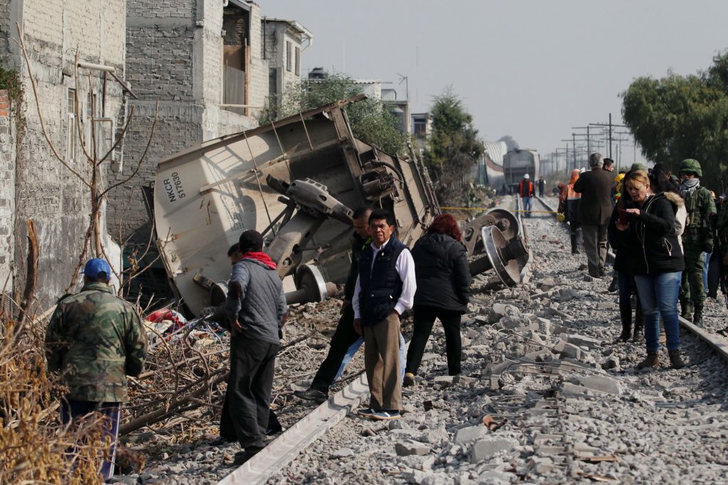 Κινηματογραφικός εκτροχιασμός τρένου – Τουλάχιστον 5 νεκροί