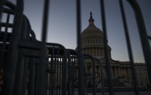 ΗΠΑ: Τι συνεπάγεται η αναστολή λειτουργίας του ομοσπονδιακού κράτους