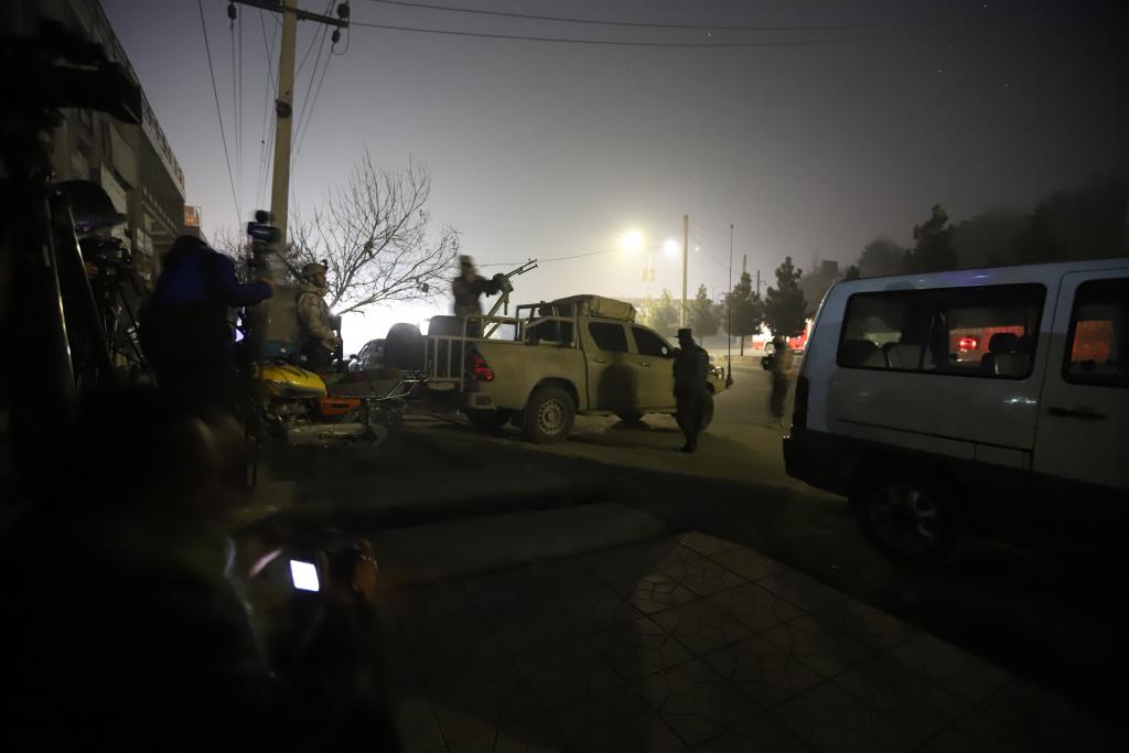 Επίθεση σε ξενοδοχείο στην Καμπούλ με νεκρούς, τραυματίες και ομήρους