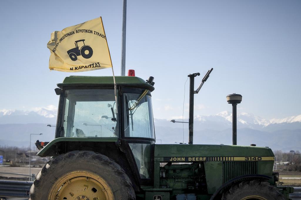 Αγροτικά μπλόκα σε διάφορες περιοχές