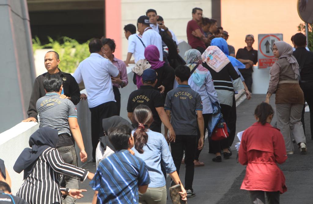 Συναγερμός στην Τζακάρτα: Σεισμός 6,4 Ρίχτερ