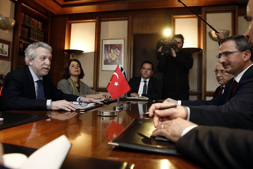 Το θέμα των 8 Τούρκων στρατιωτικών συζήτησαν Κοντονής – Ουτσάρ