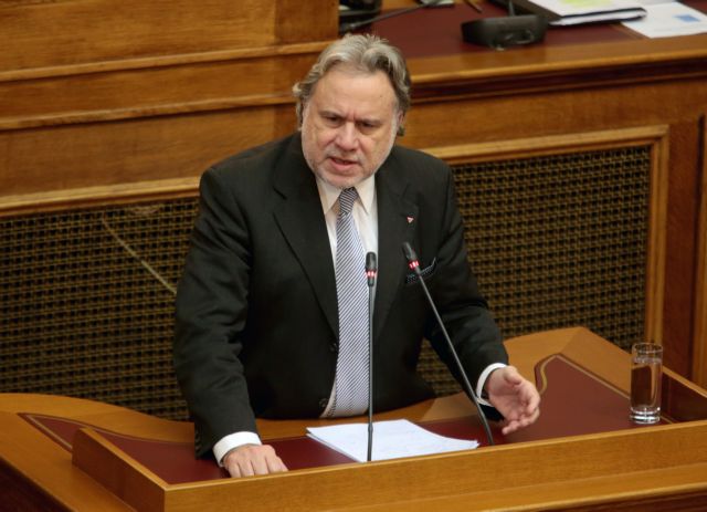 Κατρούγκαλος: Ακροδεξιοί και εθνικιστές όσοι δεν θέλουν τον όρο «Μακεδονία»