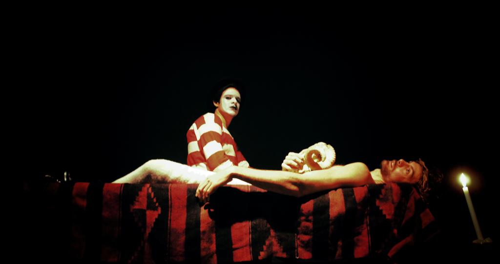 Ο Γιάννης Σκουρλέτης συναντάει τον Μπολιβάρ στο Θέατρο του Νέου Κόσμου