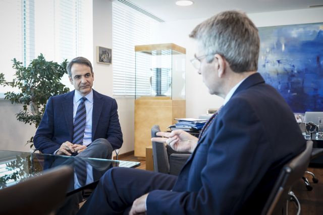 Δεν υπάρχει λύση χωρίς αλλαγές στο Σύνταγμα