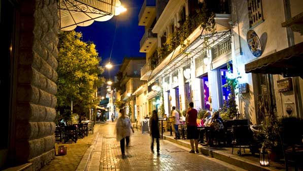 Νεαρός δάγκωσε αστυνομικό στο κέντρο της Αθήνας