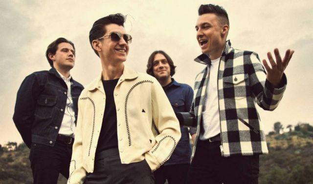 Arctic Monkeys: το μεγαλύτερο όνομα στο ελληνικό μουσικό καλοκαίρι