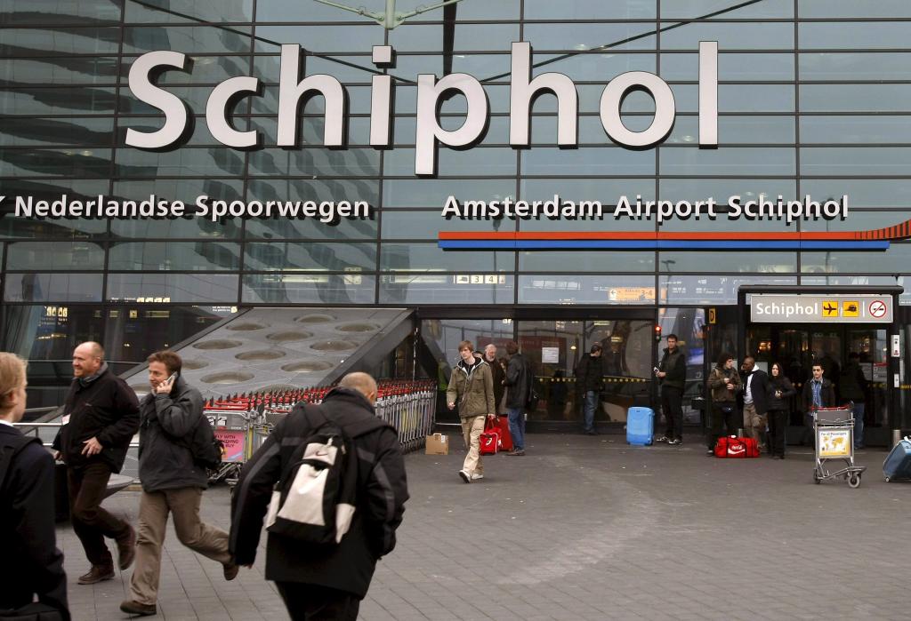 Ακραία καιρικά φαινόμενα κλείνουν το αεροδρόμιο του Αμστερνταμ