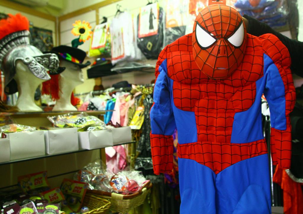 Απαγορεύονται σέξι και ναζιστικές αποκριατικές στολές για παιδιά