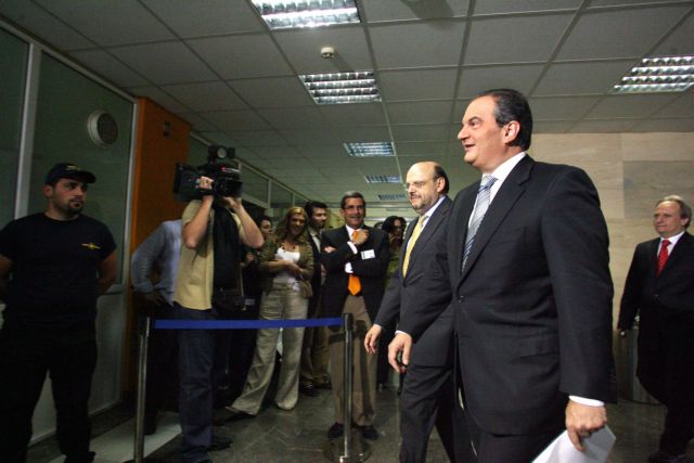 «Προσωπικές οι απόψεις Αντώναρου» λέει το περιβάλλον Καραμανλή