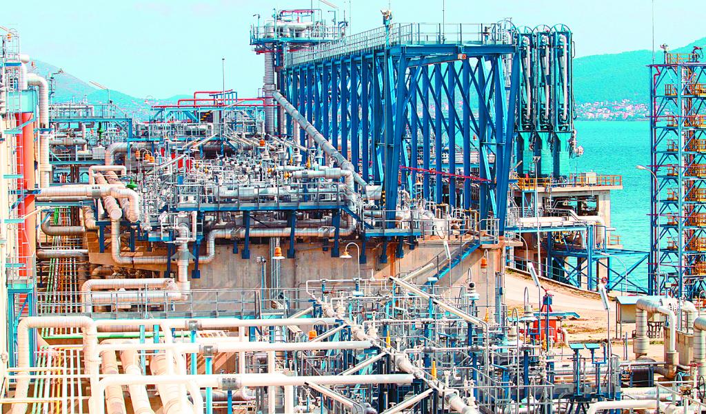 Προσφορές από δύο κοινοπραξίες για το 66% του ΔΕΣΦΑ