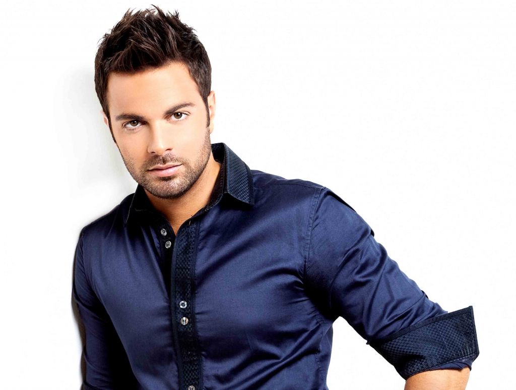 Στο χειρουργείο ο τραγουδιστής Ηλίας Βρεττός