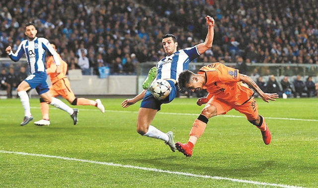 Στη φωλιά των Δράκων