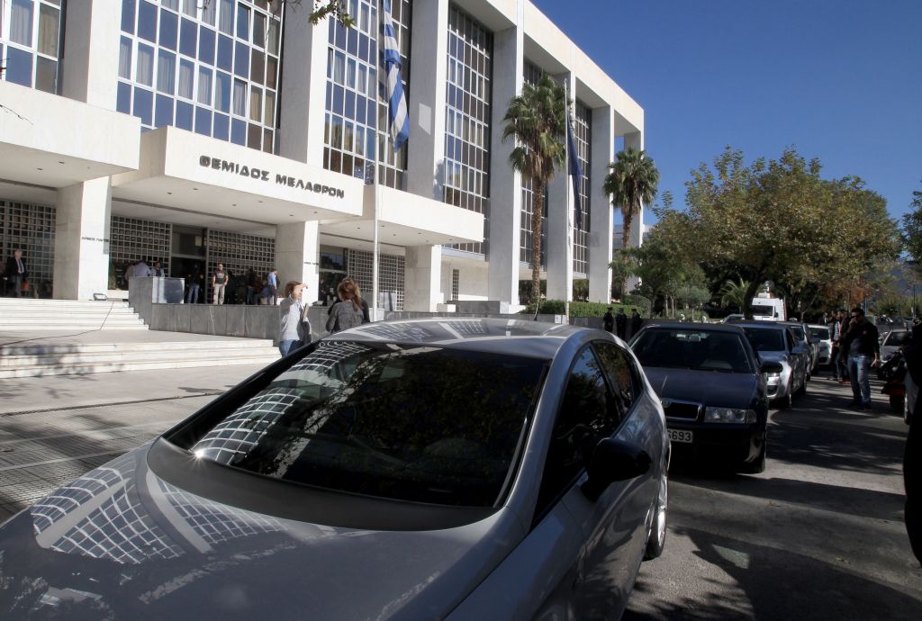 Αυτοσυγκράτηση και τήρηση του μετρού ζητεί από πολιτικούς ο Αρειος Πάγος