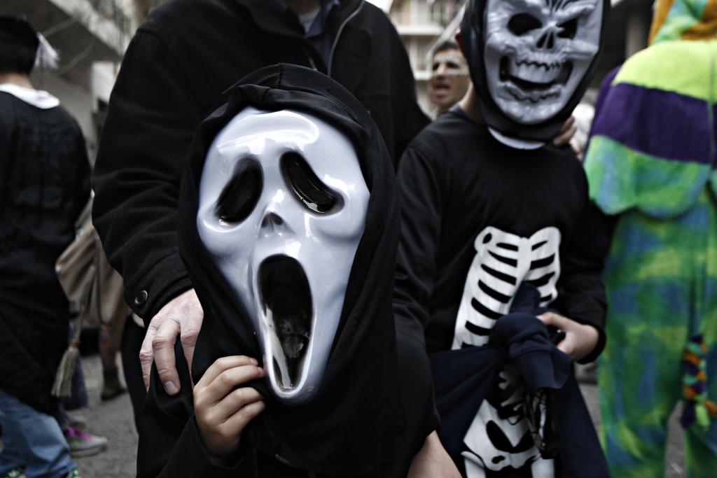 Κύπρος: Μαχαίρωσε καρναβαλιστές και παρέσυρε πεζούς με το αμάξι του