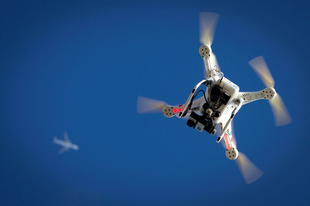 Drones για την εύρυθμη λειτουργία των δικτύων μεταφορών βάζει η Κίνα
