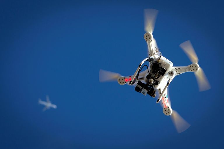 Drones για την εύρυθμη λειτουργία των δικτύων μεταφορών βάζει η Κίνα | tanea.gr