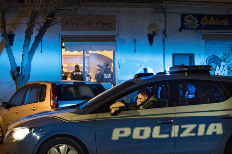 Μπαράζ συλλήψεων εναντίον της μαφίας στην Καλαβρία | tanea.gr