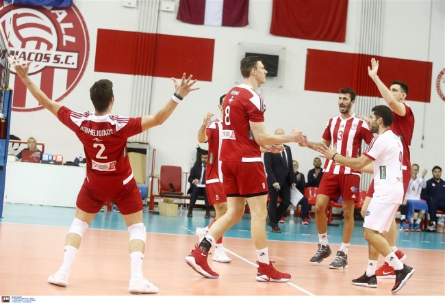 Βόλεϊ: Πανηγυρικά στα προημιτελικά του Τσάλεντζ Καπ ο Ολυμπιακός