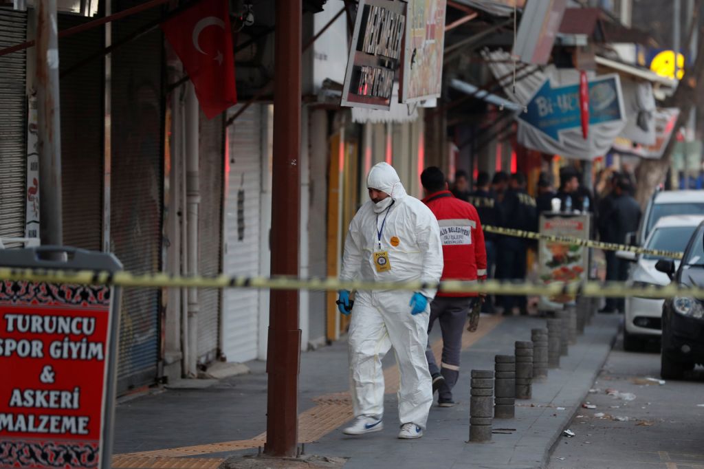 Βόμβα προκάλεσε την ισχυρότατη έκρηξη σε κτίριο στην Αγκυρα