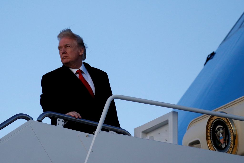 Πόλεμο με το FBI ξεκίνησε ο Τραμπ