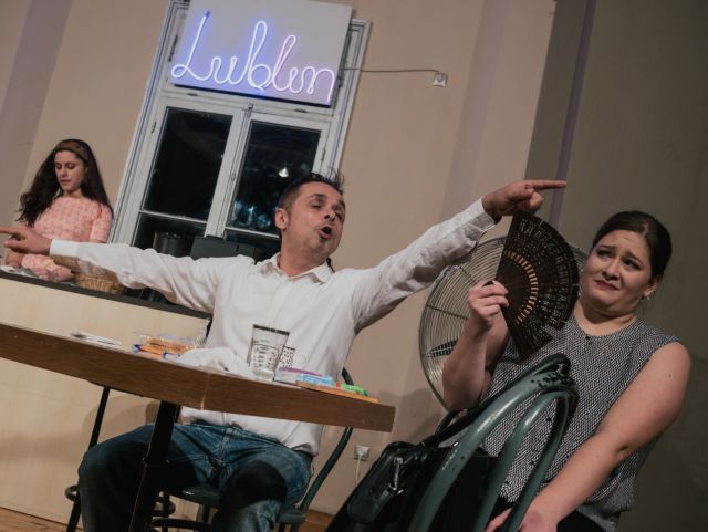 Τα αδιέξοδα του καθημερινού ανθρώπου στον θεατρικό «Καύσωνα» της Θεσσαλονίκης