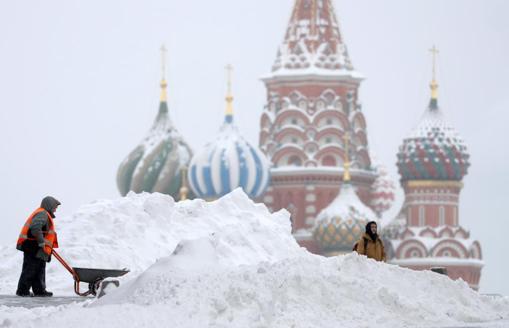 Χιονοπτώσεις ρεκόρ στην Ρωσία: Βυθισμένη στο χιόνι η χώρα