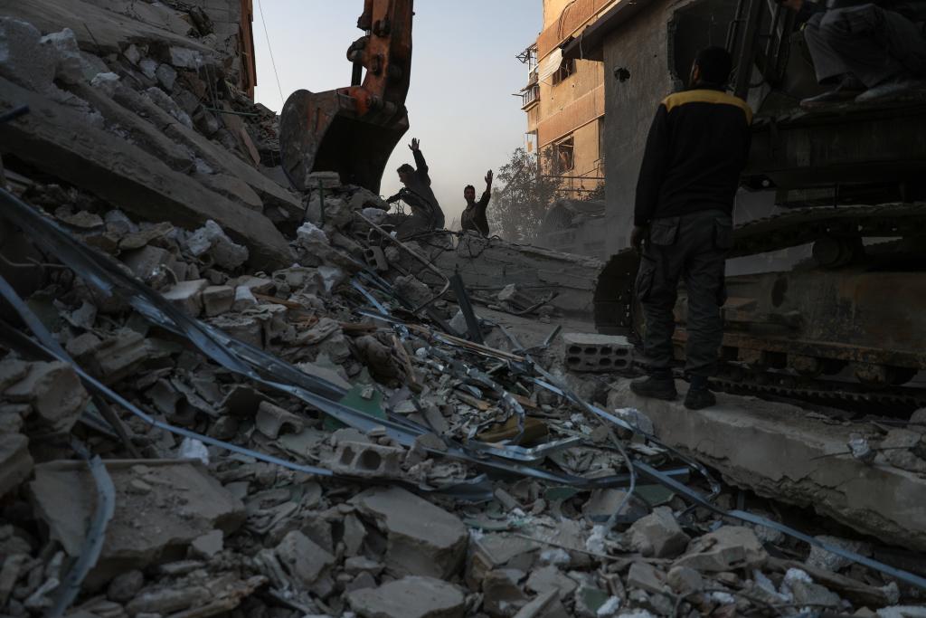 Συρία: Αεροπορικοί βομβαρδισμοί κατά ανταρτών με αμάχους νεκρούς