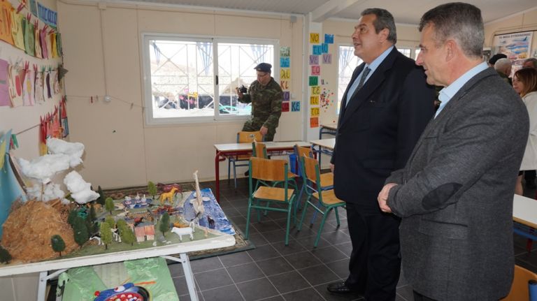 Δύο σχολικές αίθουσες στο Σουφλί εγκαινίασε ο Π. Καμμένος | tanea.gr