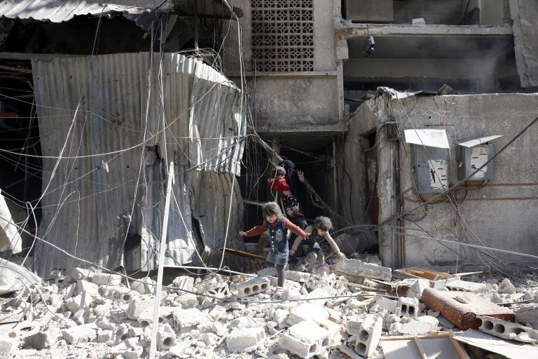 Συρία: 100 φιλοκαθεστωτικοί στρατιώτες και 18 άμαχοι νεκροί | tanea.gr Συρία: 100 φιλοκαθεστωτικοί στρατιώτες και 18 άμαχοι νεκροί | tanea.gr