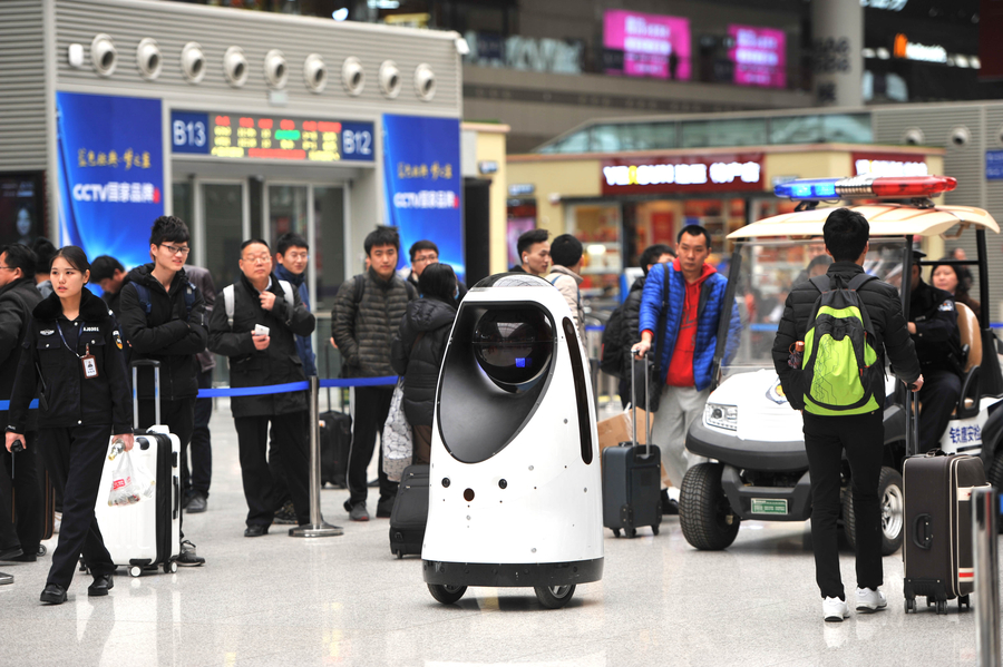 Αστυνομικοί – ρομπότ στην υπηρεσία ταξιδιωτών