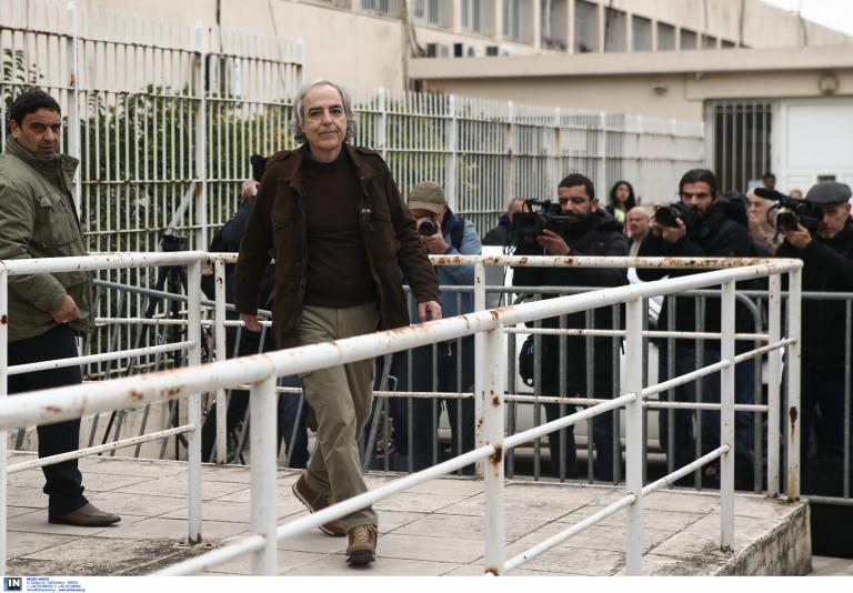 Εκτός φυλακής με νέα 48ωρη άδεια ο Δημήτρης Κουφοντίνας | tanea.gr