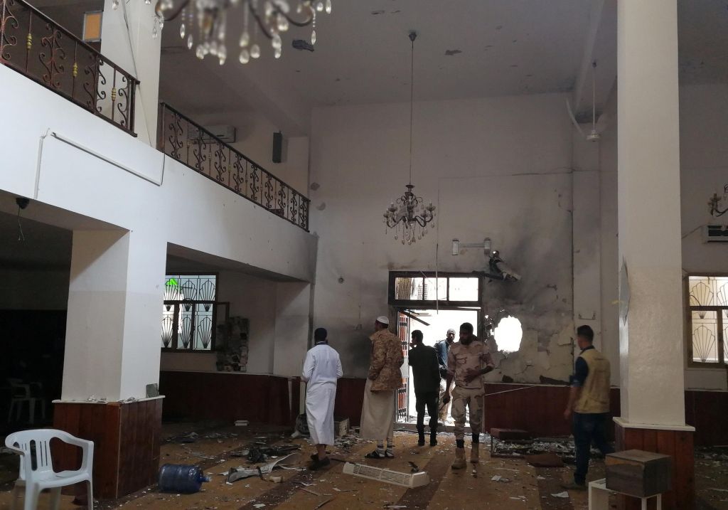 Λιβύη: Ενας νεκρός και 37 τραυματίες σε βομβιστική επίθεση σε τέμενος