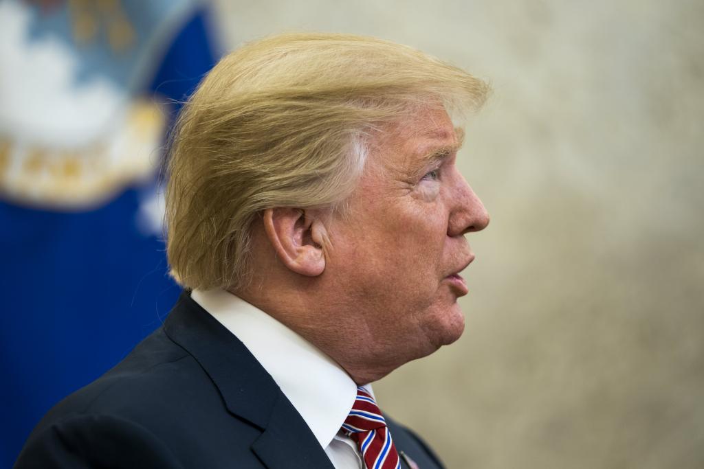 Ο Τραμπ αυξάνει τις στρατιωτικές δαπάνες και μειώνει τις διπλωματικές