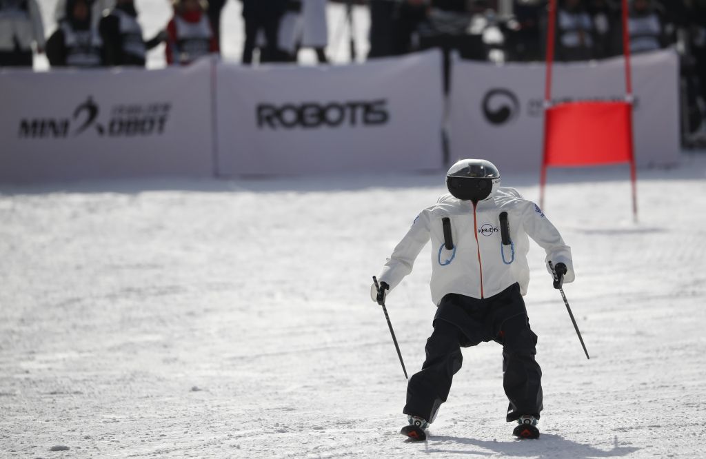 Ρομπότ σκιέρ κλέβουν την παράσταση στους Χειμερινούς Ολυμπιακούς