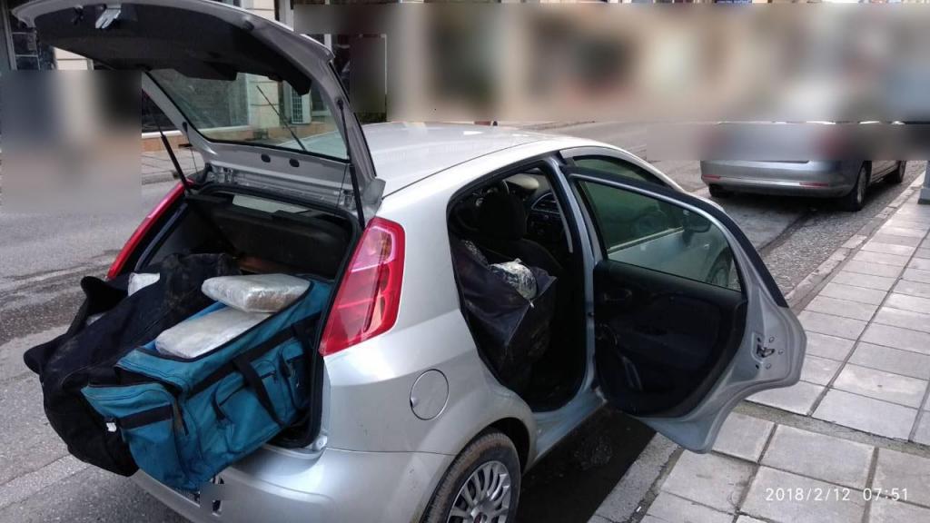 Μπλόκο της ΕΛΑΣ και κατάσχεση 61 κιλών χασίς