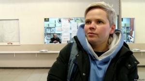 Της πήραν τα παιδιά επειδή αφαίρεσε το στήθος της