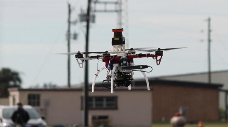 Εφτιαξαν drones που πετάνε με 30 χλμ. την ώρα και αποφεύγουν εμπόδια | tanea.gr