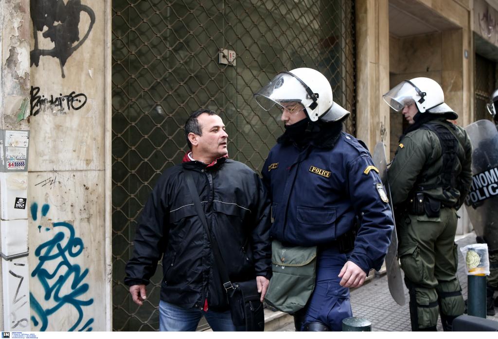 Δεκατρείς συλλήψεις σε ελέγχους σε οίκους ανοχής της Αθήνας