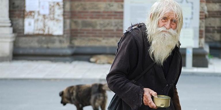Πέθανε ο πιο γενναιόδωρος επαίτης σε ηλικία 103 ετών | tanea.gr