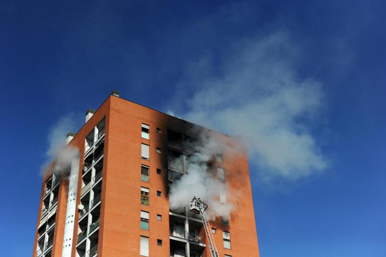 Σε κρίσιμη κατάσταση 14χρονος από φωτιά στο Μιλάνο | tanea.gr