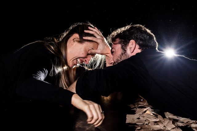 «Στον έρωτα εκπέμπουμε το πιο δυνατό φως και το πιο ακραίο σκοτάδι»